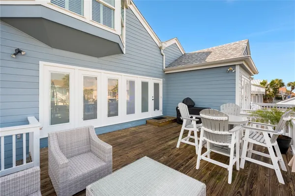 $975,000 | 3 Pelican Drive, Rockport, TX 78382