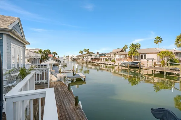 $975,000 | 3 Pelican Drive, Rockport, TX 78382