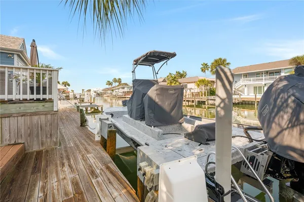 $975,000 | 3 Pelican Drive, Rockport, TX 78382