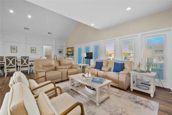 $975,000 | 3 Pelican Drive, Rockport, TX 78382