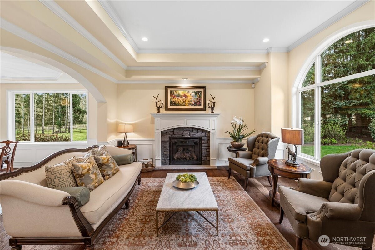 19207 Southeast May Valley Road Issaquah, WA 98027 - Photo 7 of 40 Gallery Image 7