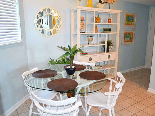 375 Plantation Road, Unit 5204 Gulf Shores, AL 36542 - Photo 6 of 7 Dining Area