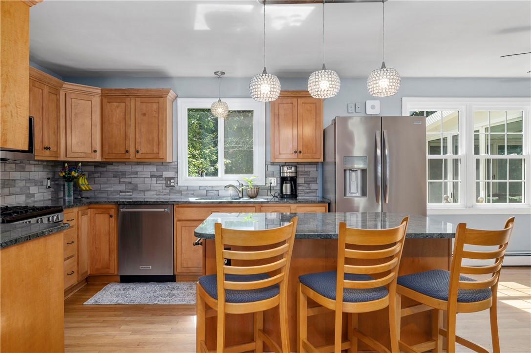 26 Mashie Road Cumberland, RI 02864 - Photo 5 of 40 Gallery Image 5