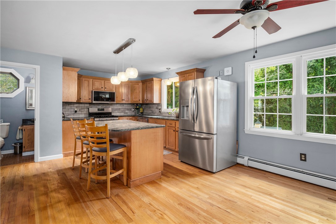 26 Mashie Road Cumberland, RI 02864 - Photo 6 of 40 Gallery Image 6