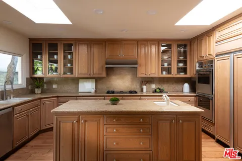 $2,750,000 | 5050 Andasol Avenue, Encino, CA 91316