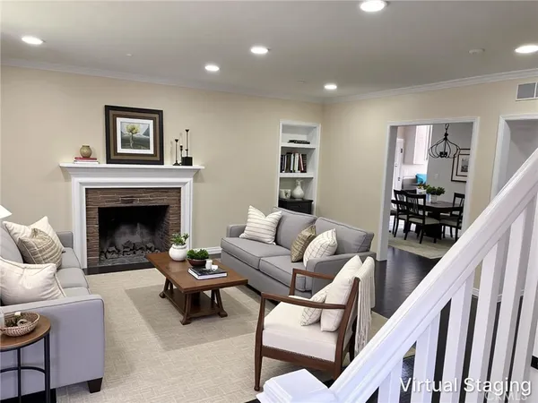 $3,500 | 4565 East Carson Street, Long Beach, CA 90808