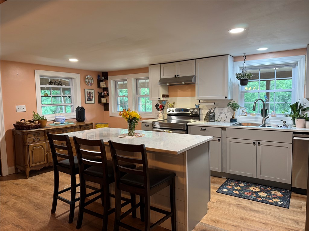 511 Weaver Hill Road Coventry, RI 02816 - Photo 5 of 22