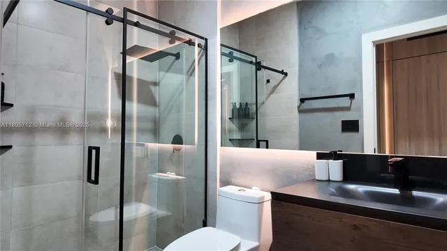 $797,500 | 7221 Northwest 103rd Path, Doral, FL 33178