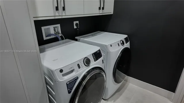 $797,500 | 7221 Northwest 103rd Path, Doral, FL 33178