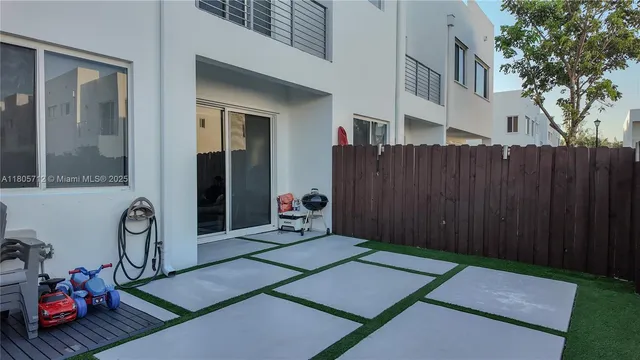 $797,500 | 7221 Northwest 103rd Path, Doral, FL 33178