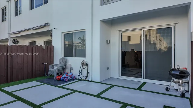 $797,500 | 7221 Northwest 103rd Path, Doral, FL 33178