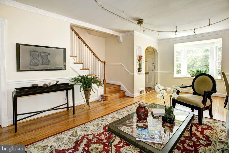 4839 Reservoir Road Northwest Washington, DC 20007 - Photo 3 of 14 Interior (General)
