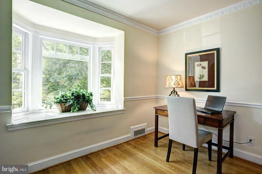 4839 Reservoir Road Northwest Washington, DC 20007 - Photo 4 of 14 Interior (General)