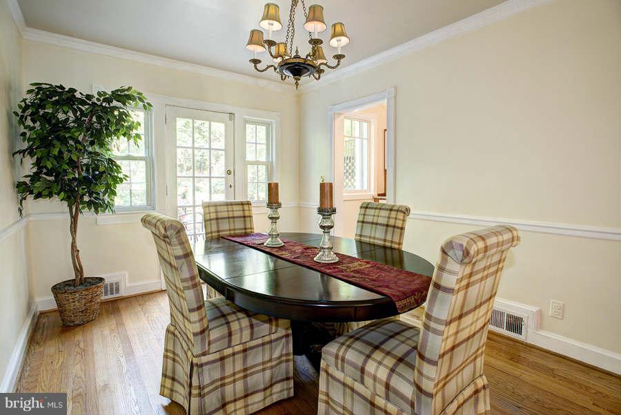 4839 Reservoir Road Northwest Washington, DC 20007 - Photo 5 of 14 Interior (General)