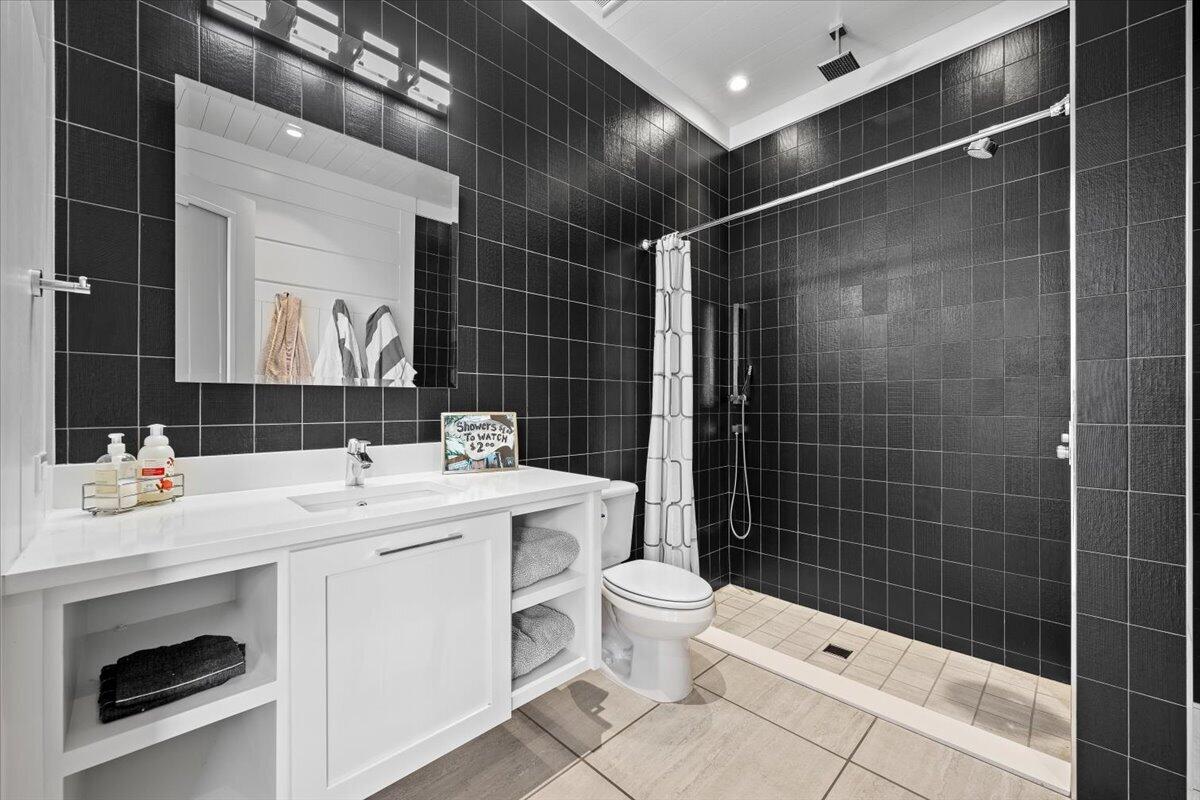 6209 Homeland Road Lake Worth, FL 33449 - Photo 27 of 50 Dedicated Pool Bath