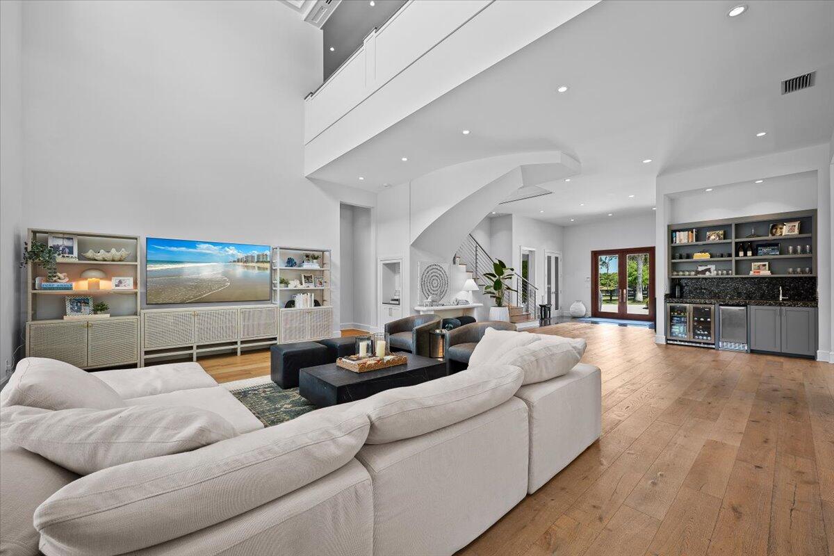 6209 Homeland Road Lake Worth, FL 33449 - Photo 3 of 50 010-LUX_5861.jpg1