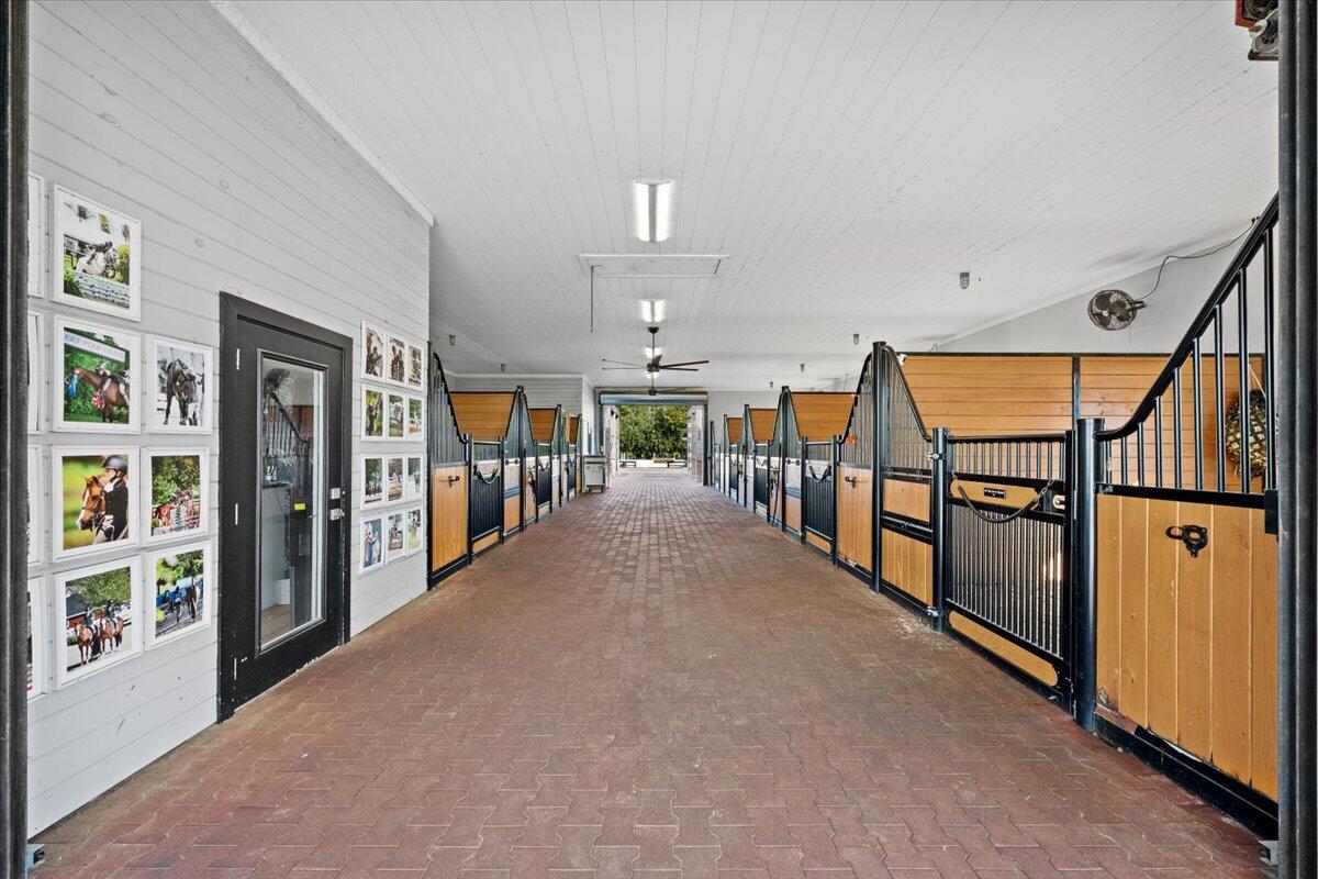 6209 Homeland Road Lake Worth, FL 33449 - Photo 33 of 50 085-LUX_5591