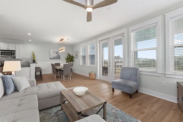 $539,900 | 4131 Pointe W Drive, Unit 203, Galveston, TX 77554