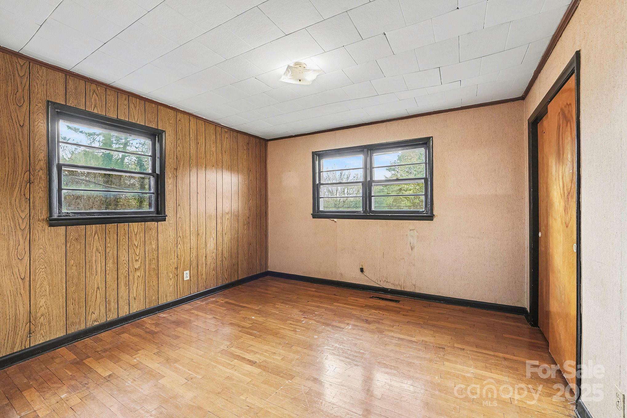 3442 Lester Street Conover, NC 28613 - Photo 18 of 38 an empty room with windows