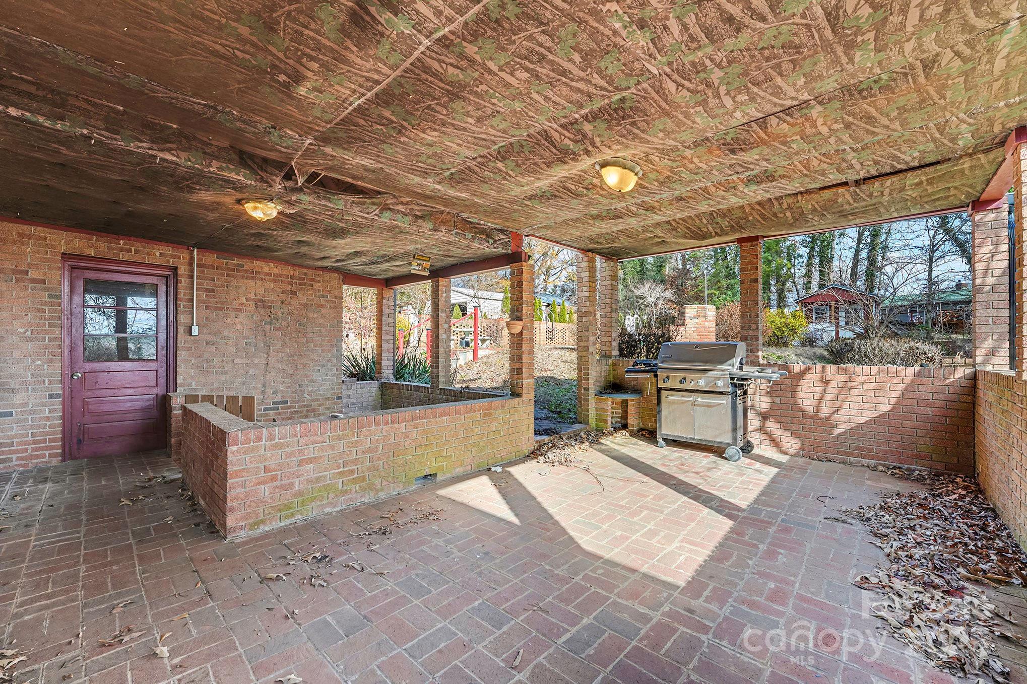 3442 Lester Street Conover, NC 28613 - Photo 31 of 38 a living room with furniture