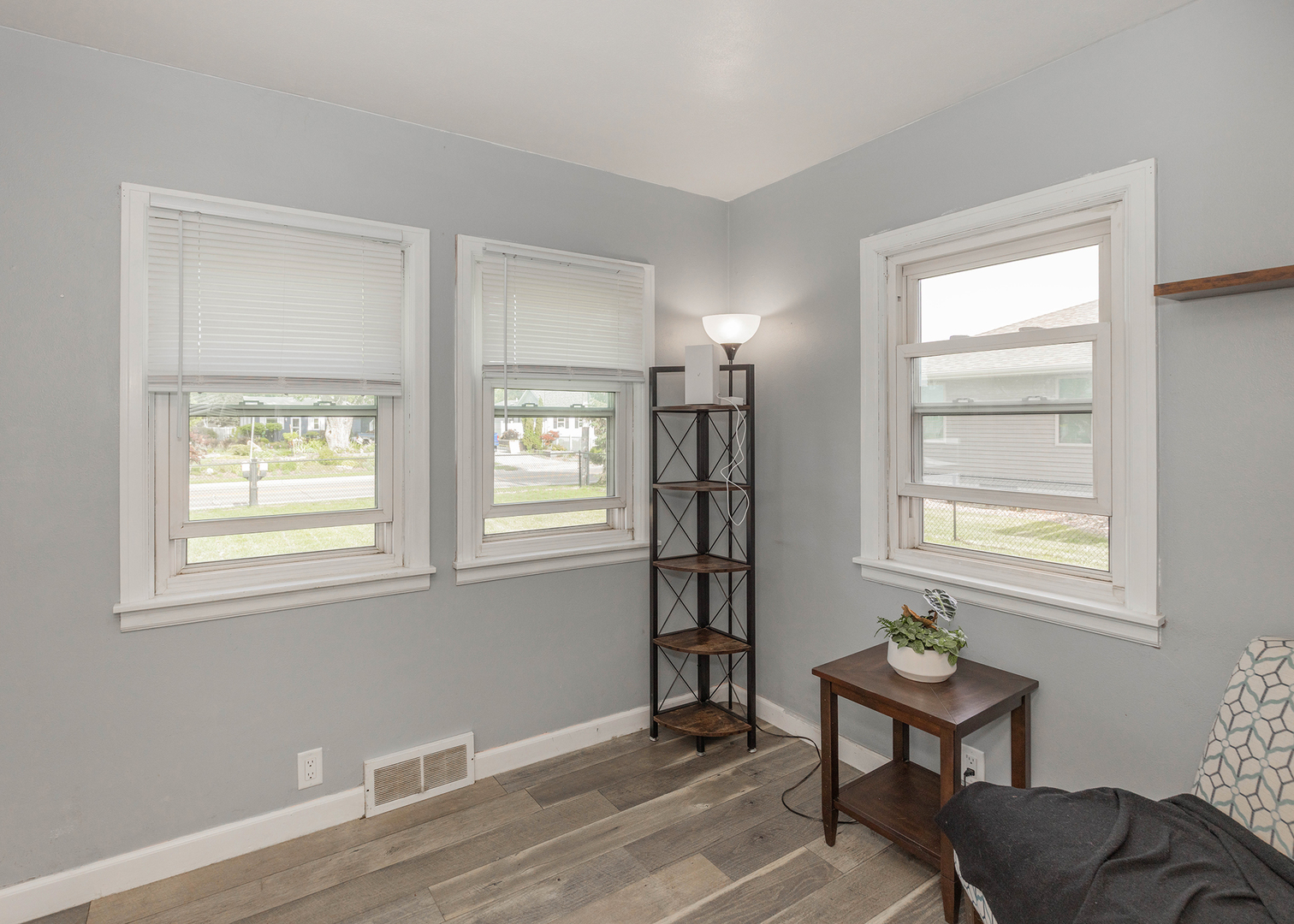 1301 53rd Street Moline, IL 61265 - Photo 3 of 25