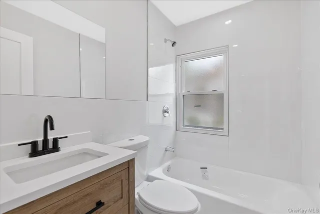 $899,000 | 1686 Rosalind Avenue, Elmont, NY 11003