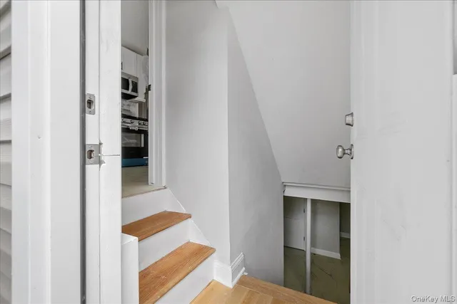 $899,000 | 1686 Rosalind Avenue, Elmont, NY 11003