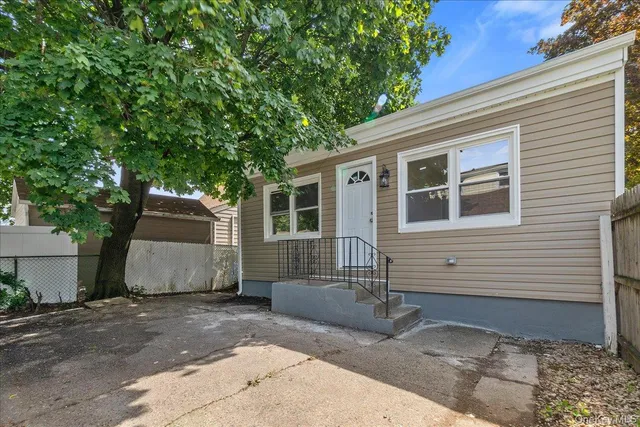 $899,000 | 1686 Rosalind Avenue, Elmont, NY 11003