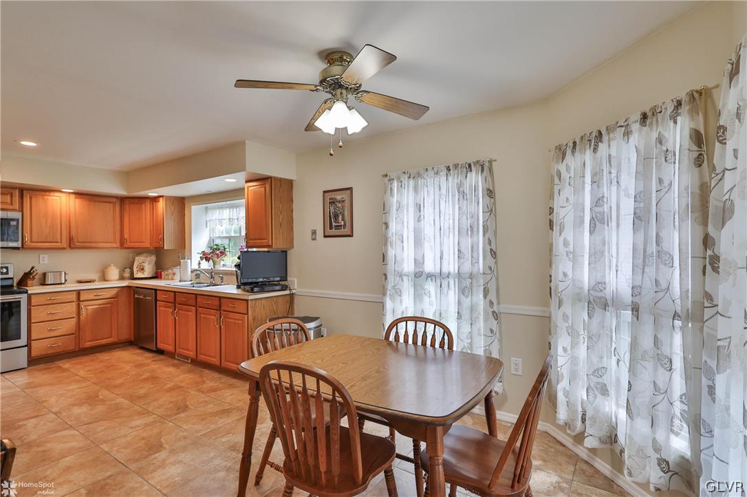 38 Abbey Road Easton, PA 18040 - Photo 7 of 20 Gallery Image 7