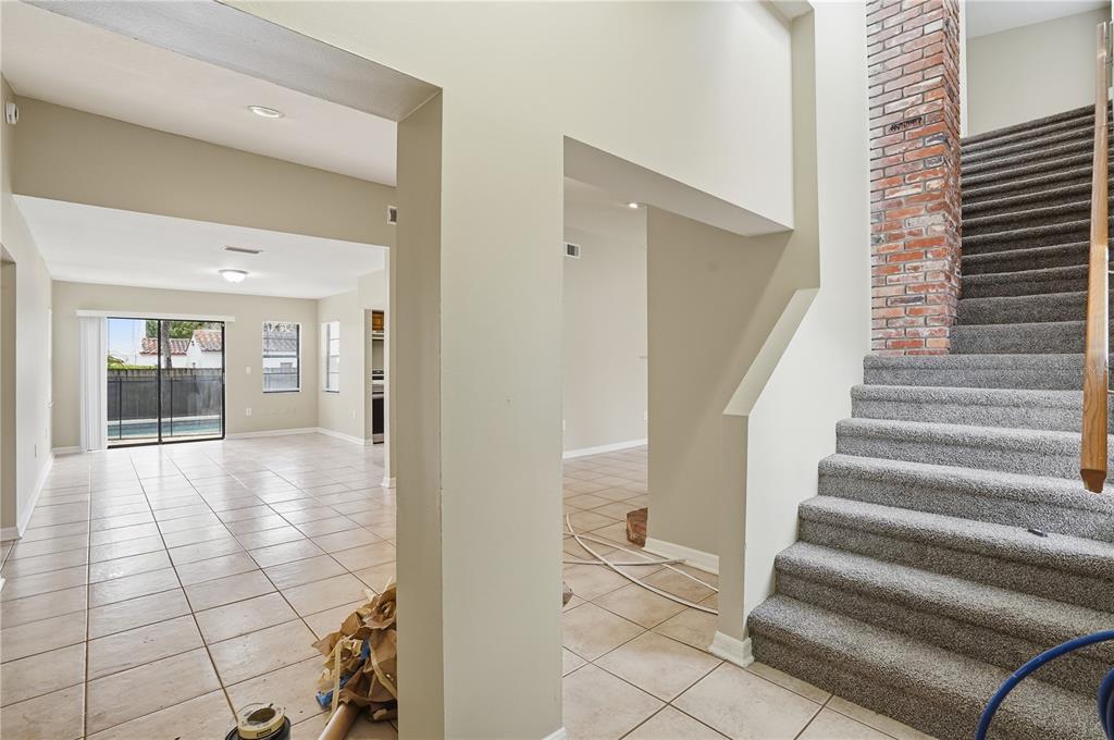 405 Park Ridge Avenue Tampa, FL 33617 - Photo 8 of 43