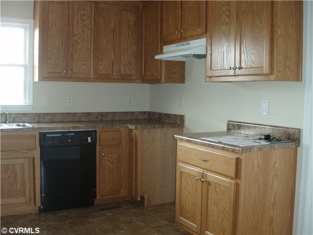 17 Cabin Point Road Carson, VA 23830 - Photo 2 of 9 Kitchen