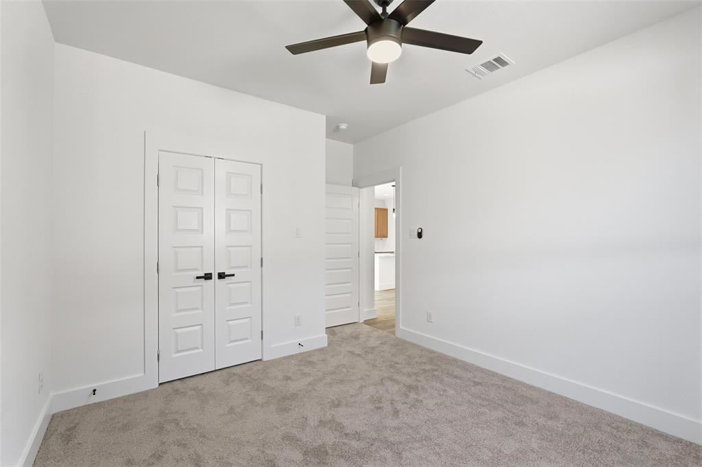 1815 Beauford Road Dallas, TX 75253 - Photo 18 of 35 Guest Bedroom 1