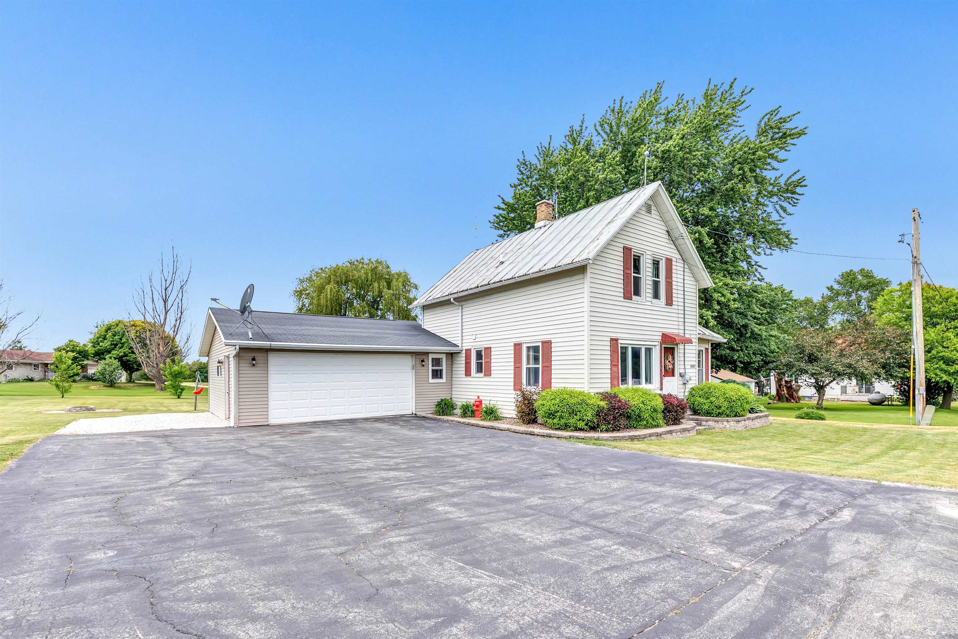 10436 Menchalville Road Reedsville, WI 54230 - Photo 2 of 39
