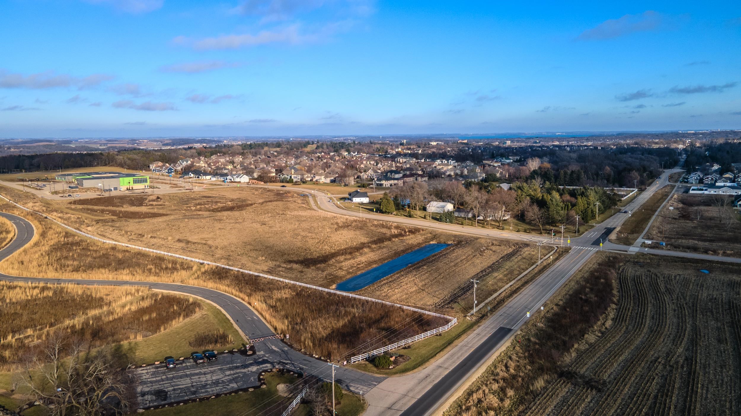 649 Clear Pond Middleton, WI 53562 - Photo 10 of 12