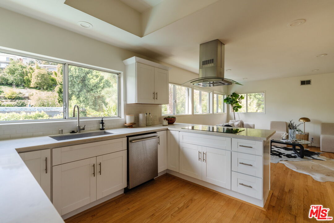 7229 Senalda Road Los Angeles, CA 90068 - Photo 11 of 33