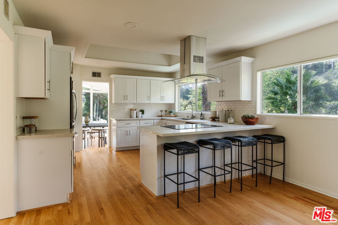 7229 Senalda Road Los Angeles, CA 90068 - Photo 12 of 33