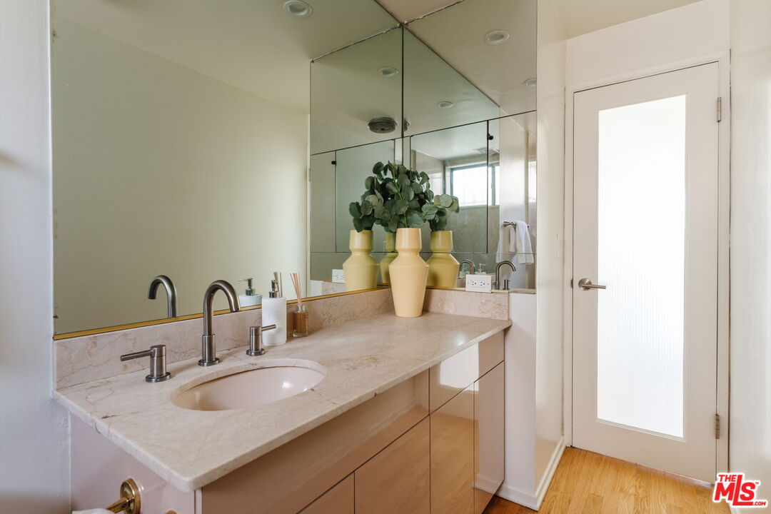 7229 Senalda Road Los Angeles, CA 90068 - Photo 15 of 33