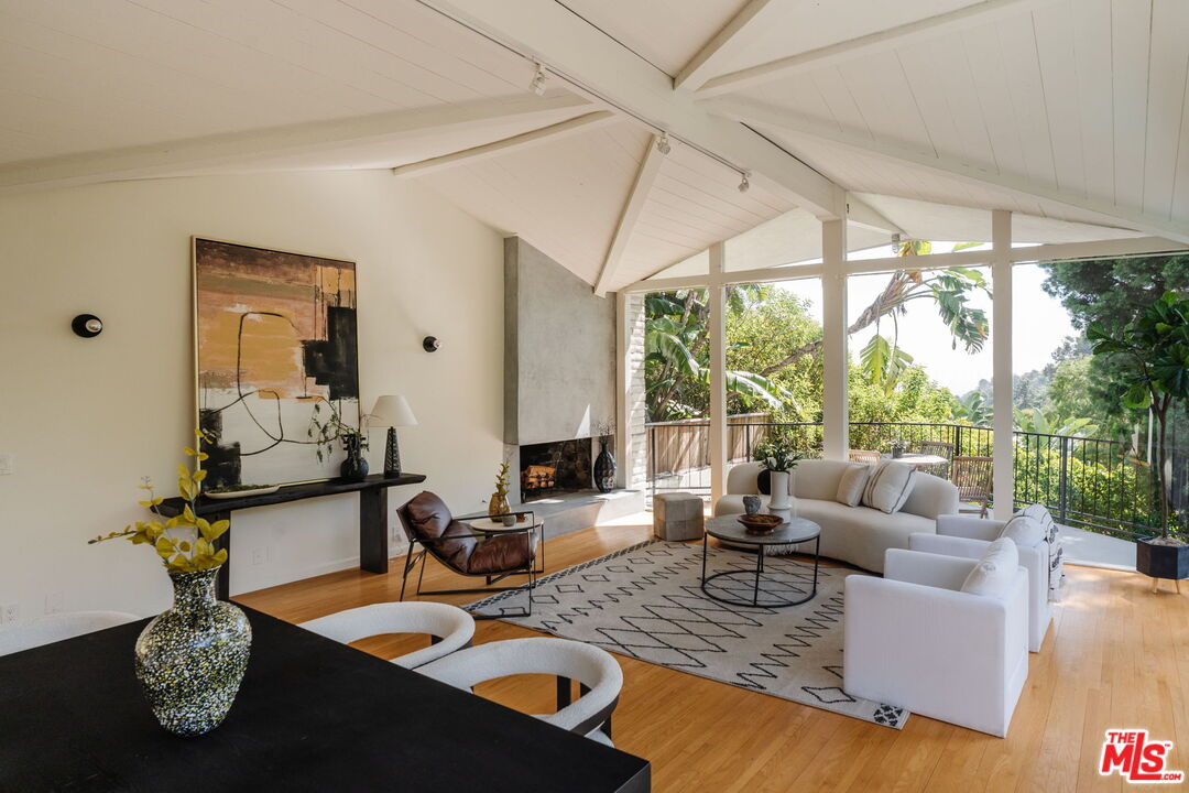 7229 Senalda Road Los Angeles, CA 90068 - Photo 2 of 33
