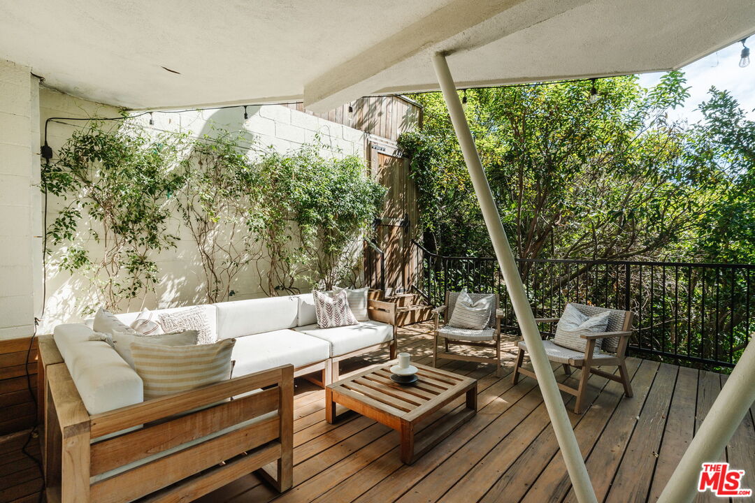 7229 Senalda Road Los Angeles, CA 90068 - Photo 24 of 33