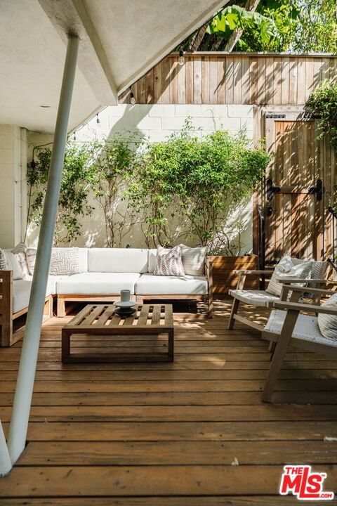 7229 Senalda Road Los Angeles, CA 90068 - Photo 25 of 33