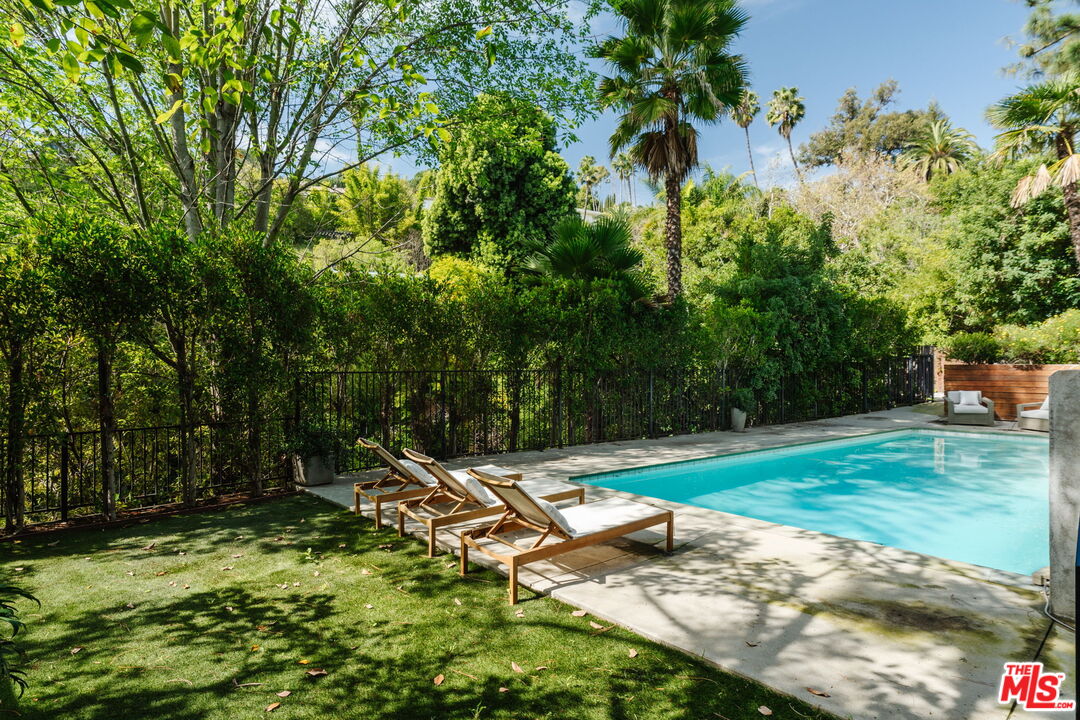 7229 Senalda Road Los Angeles, CA 90068 - Photo 27 of 33
