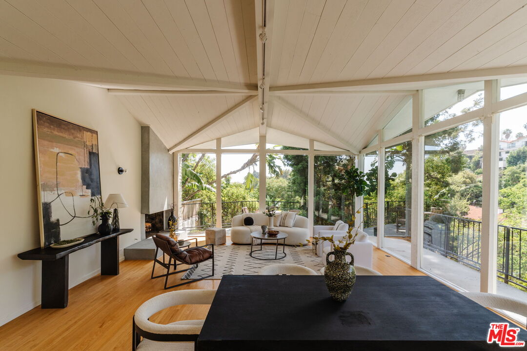 7229 Senalda Road Los Angeles, CA 90068 - Photo 8 of 33