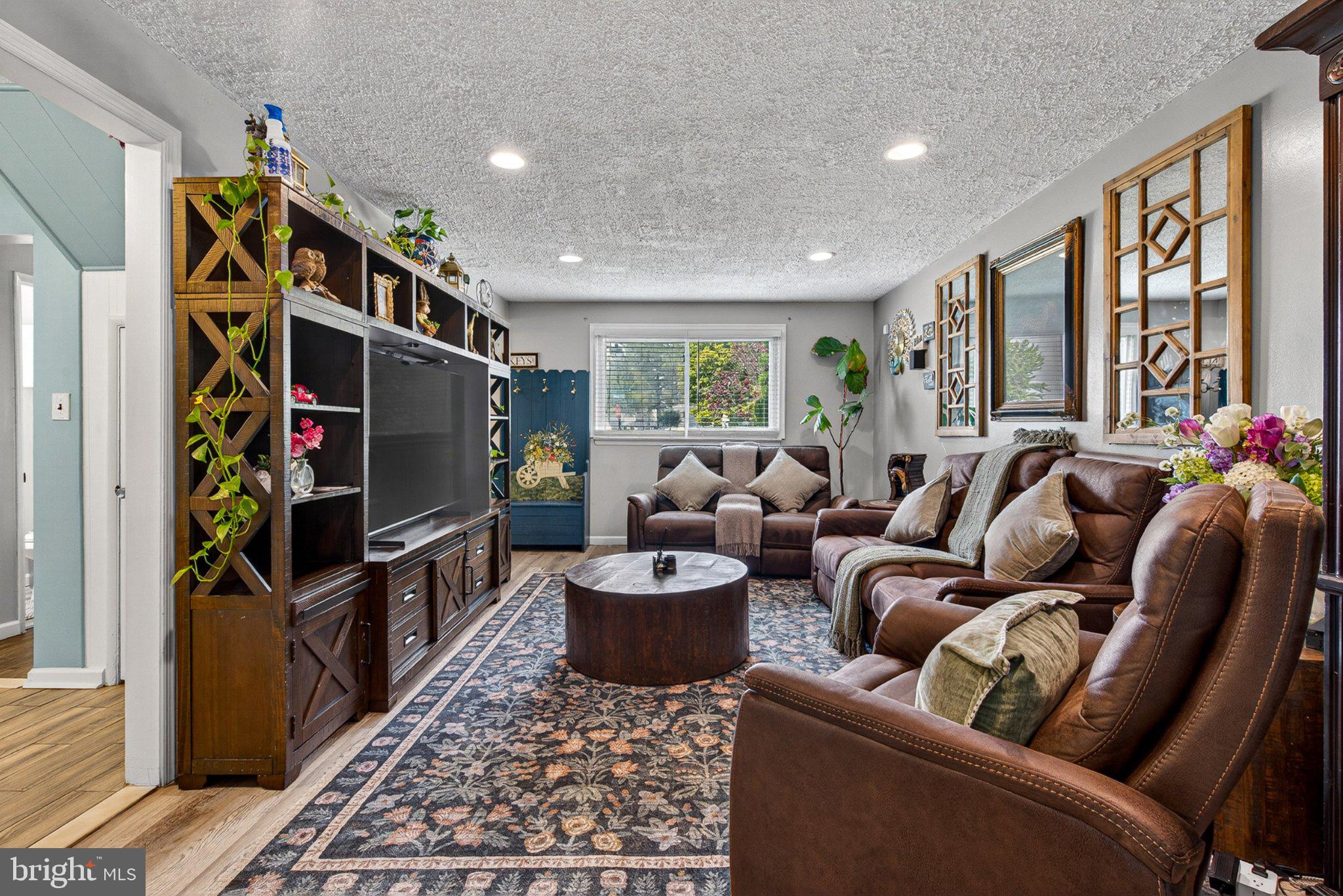 3947 Susanna Road Randallstown, MD 21133 - Photo 10 of 52 Cozy living space with natural light.