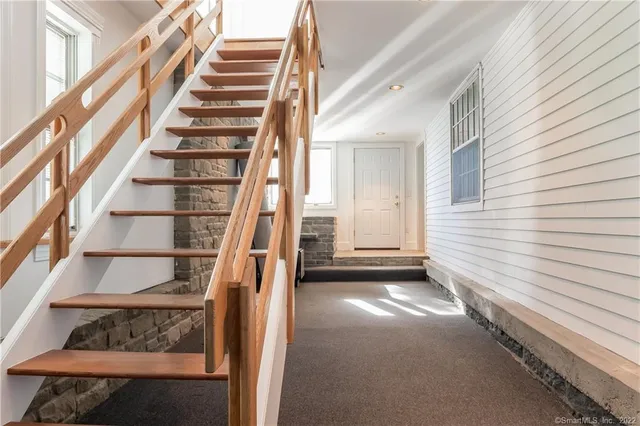 a picture of a wall with a white wall