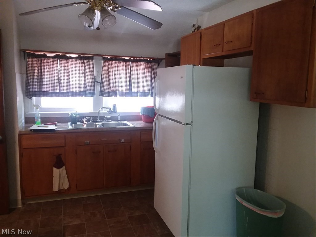 28508 Forest Road Willowick, OH 44095 - Photo 8 of 12 Gallery Image 8