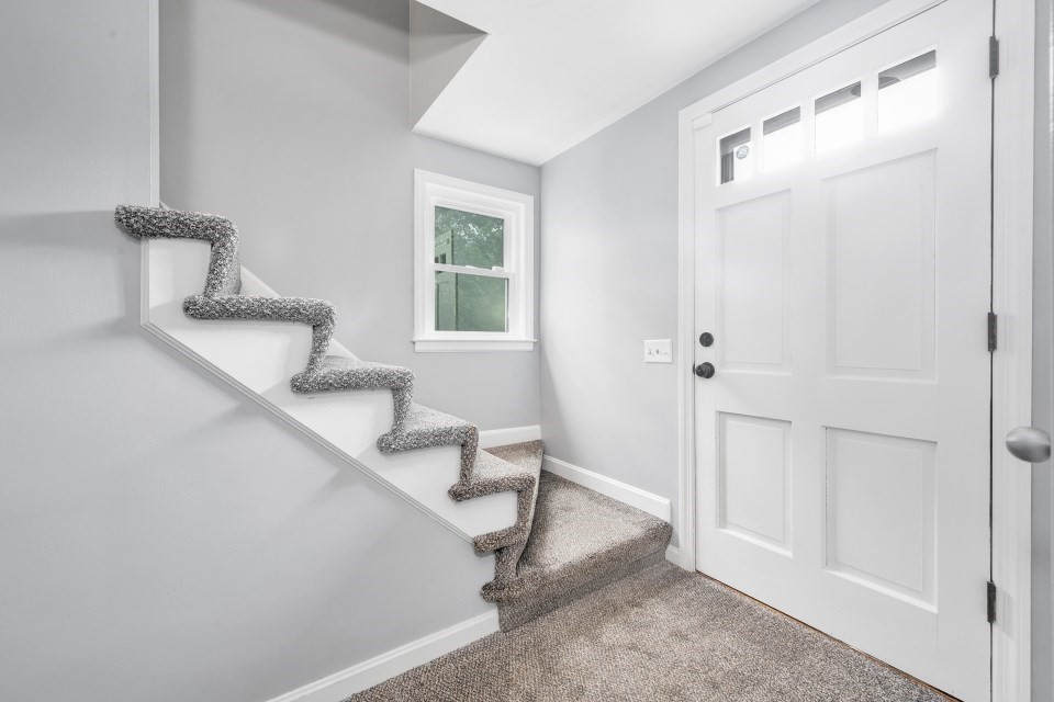 25 Foxtail Road Hanover, MA 02339 - Photo 4 of 23