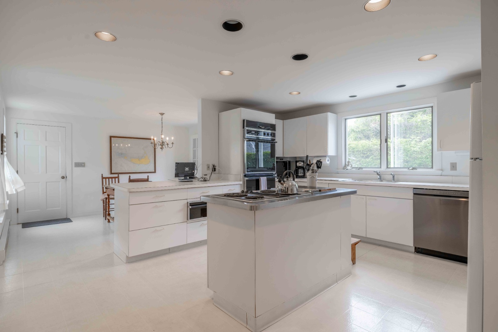 61 Cliff Road Nantucket, MA 02554 - Photo 10 of 31 Gallery Image 10