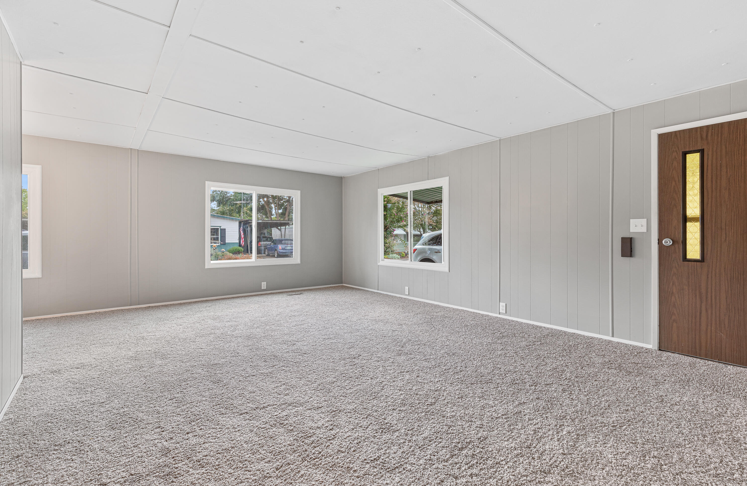 2252 Table Rock Road, Unit 3 Medford, OR 97501 - Photo 3 of 21 9R9A4441