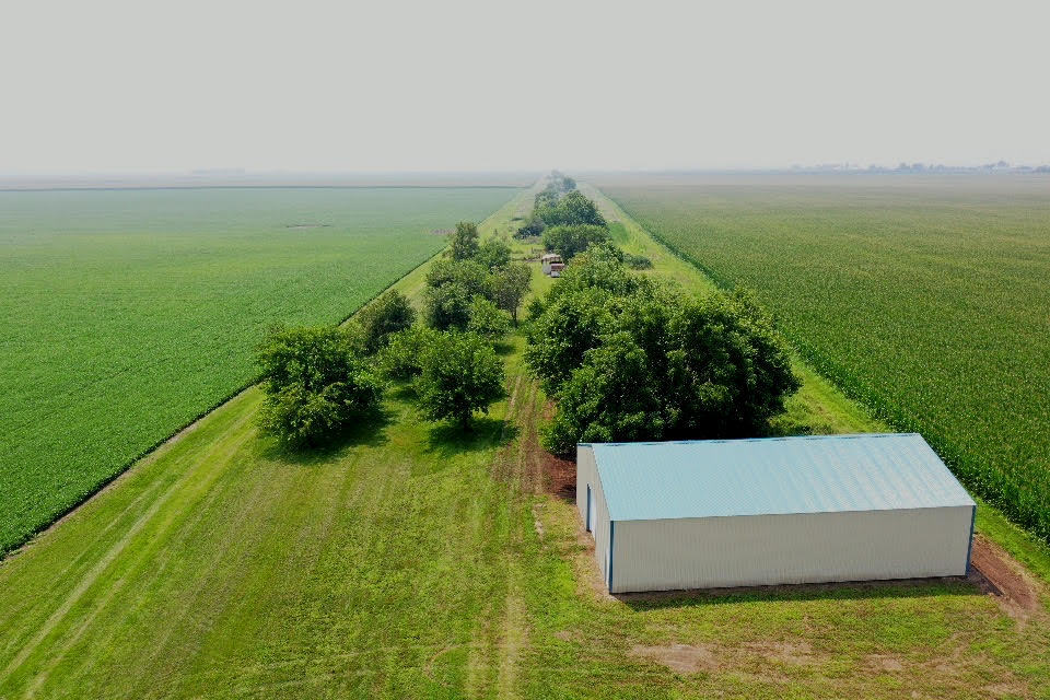 9680 Ospur Road Maroa, IL 61756 - Photo 2 of 5 a view of an ocean