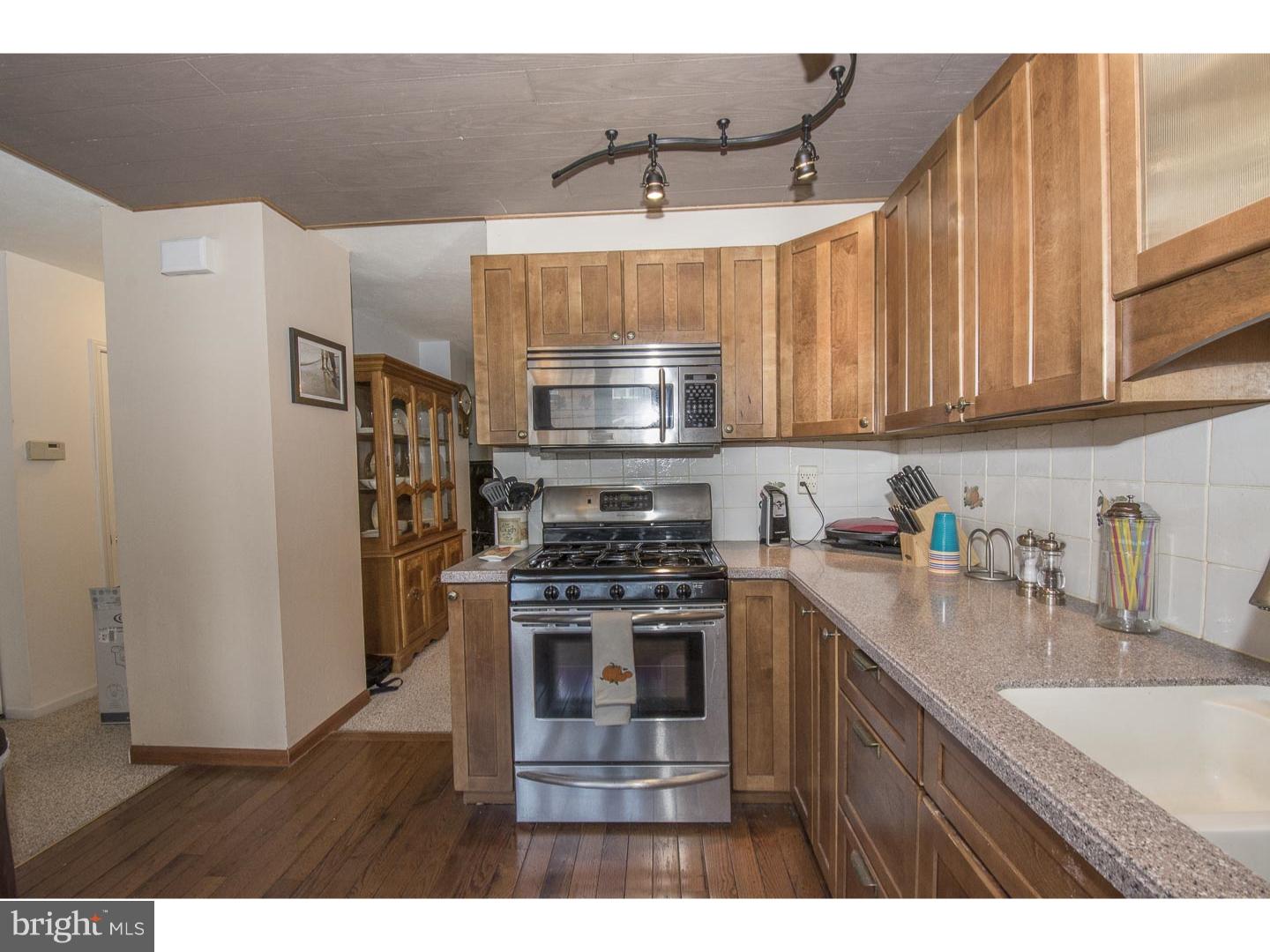 3330 Morning Glory Road Philadelphia, PA 19154 - Photo 3 of 25